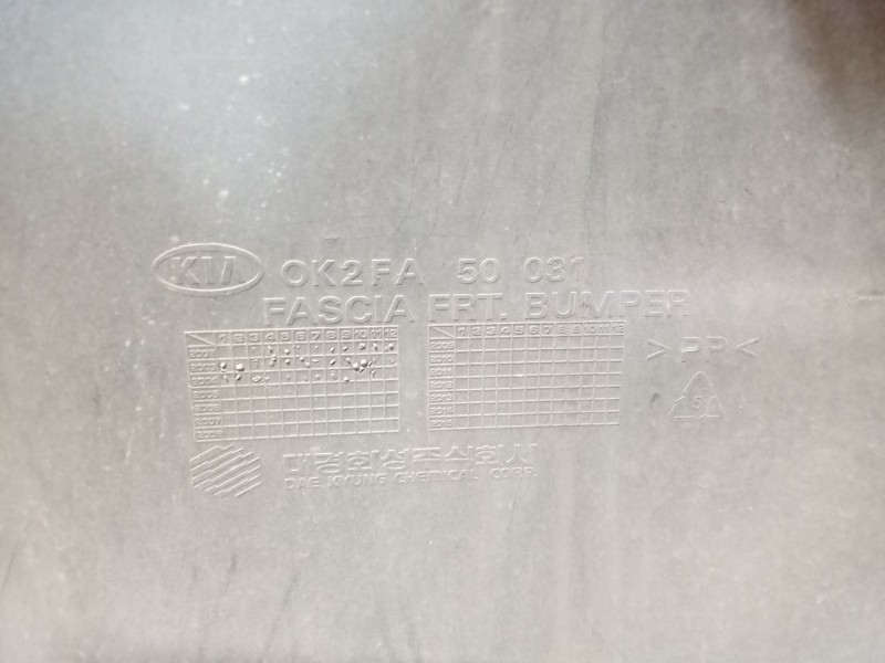 Recambio de paragolpes delantero para kia carens referencia OEM IAM OK2FA50031 OK2FA50031 OK2FA50031