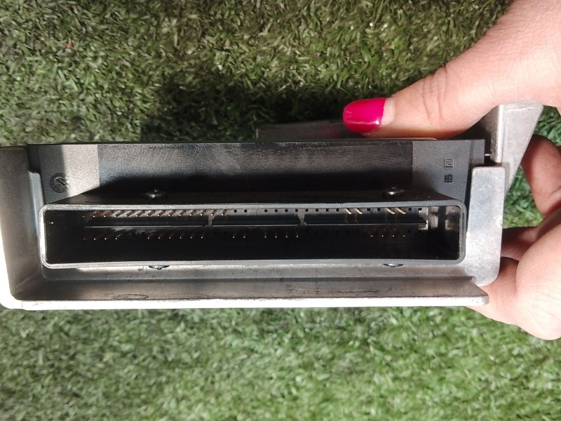 Recambio de centralita airbag para renault clio iii 1.2 16v referencia OEM IAM 8200962363  611131000A