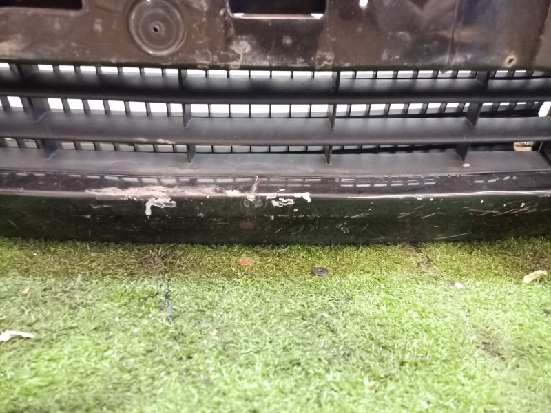 Recambio de paragolpes delantero para renault megane ii berlina 5p referencia OEM IAM 8200142000 8200142000 8200142001