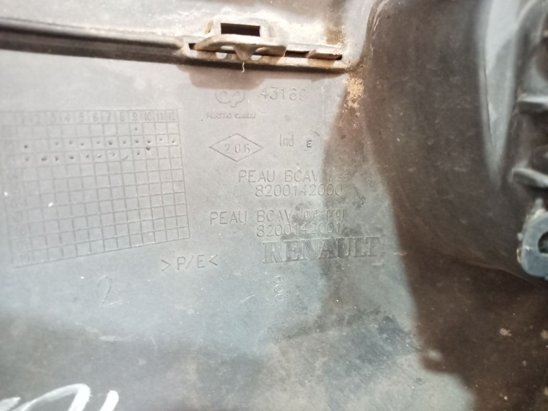 Recambio de paragolpes delantero para renault megane ii berlina 5p referencia OEM IAM 8200142000 8200142000 8200142001