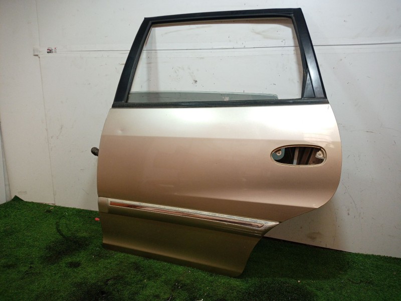 Recambio de puerta trasera izquierda para kia carens referencia OEM IAM   