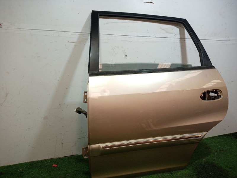 Recambio de puerta trasera izquierda para kia carens referencia OEM IAM   