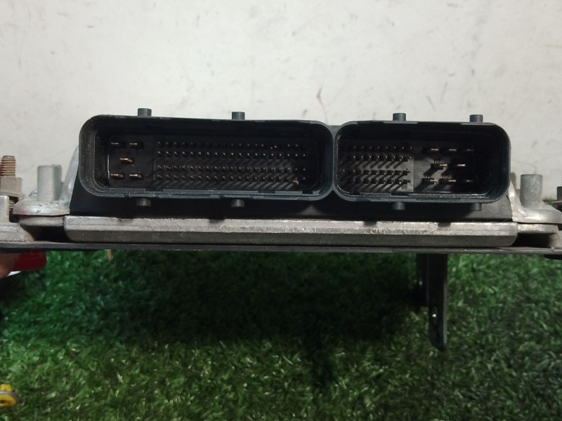 Recambio de centralita motor uce para chrysler voyager (rg) referencia OEM IAM 0281011280 HN7ABO P04727666AB