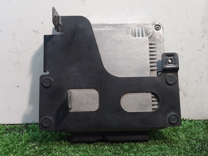 Recambio de centralita motor uce para chrysler voyager (rg) referencia OEM IAM 0281011280 HN7ABO P04727666AB