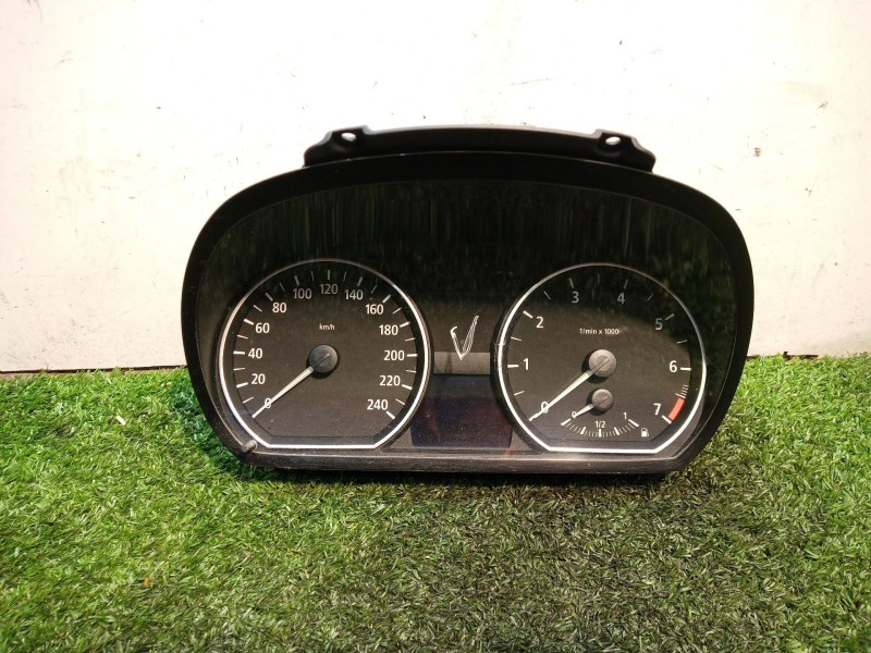 Recambio de cuadro instrumentos para bmw 1 (e87) 116 i referencia OEM IAM 102493213 IK696048701 6947136