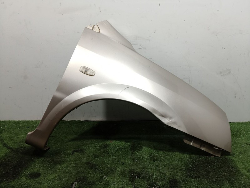 Recambio de aleta delantera derecha para kia carens referencia OEM IAM   