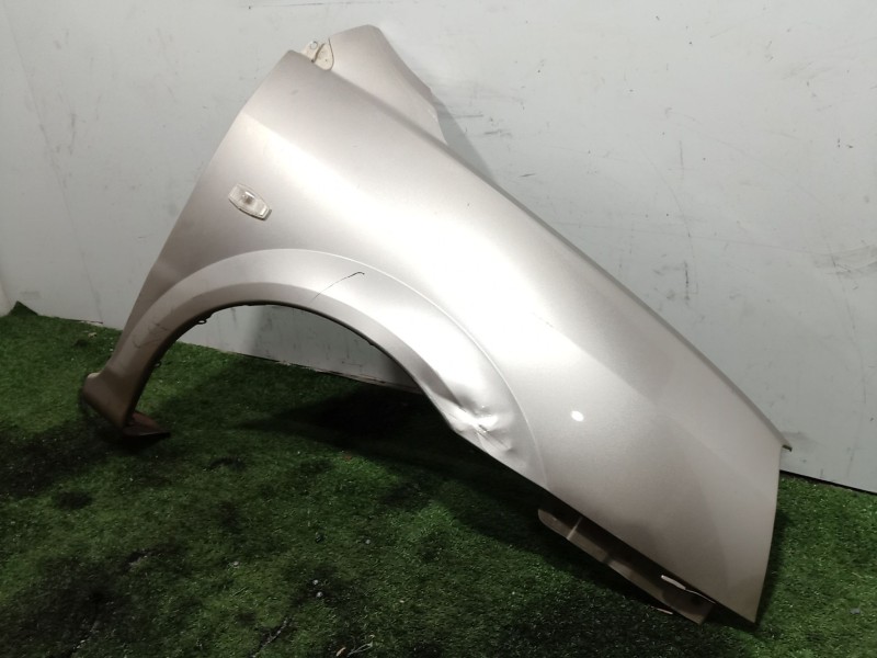 Recambio de aleta delantera derecha para kia carens referencia OEM IAM   