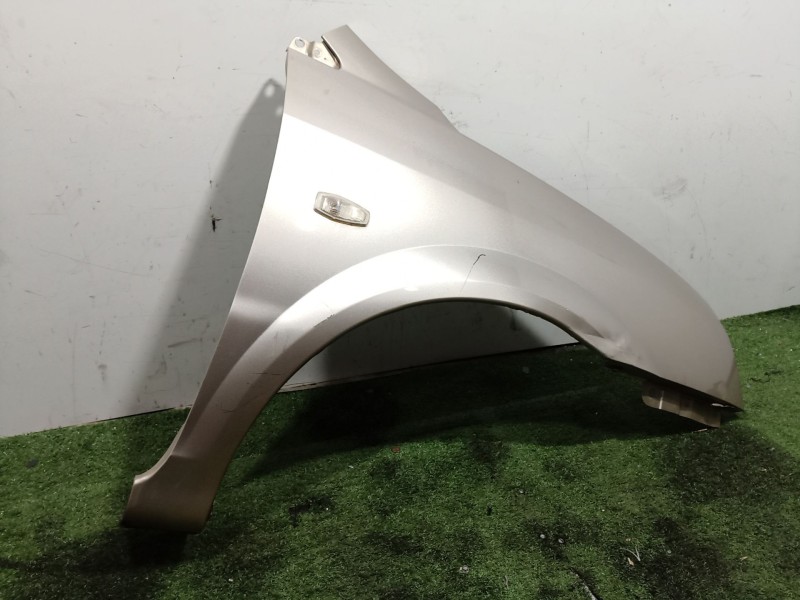 Recambio de aleta delantera derecha para kia carens referencia OEM IAM   