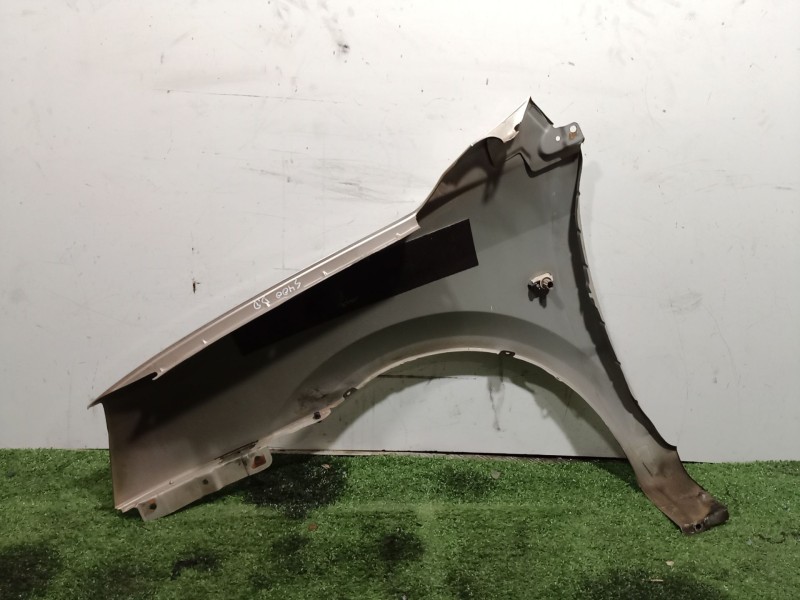 Recambio de aleta delantera derecha para kia carens referencia OEM IAM   