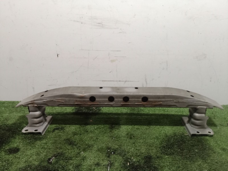 Recambio de refuerzo paragolpes delantero para toyota avensis (_t25_) 2.2 d-4d (adt251_) referencia OEM IAM   