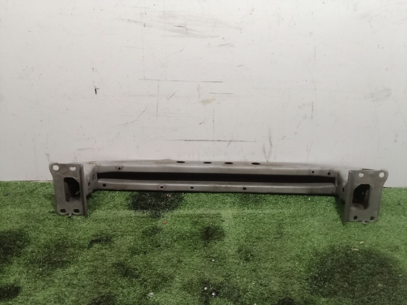 Recambio de refuerzo paragolpes delantero para toyota avensis (_t25_) 2.2 d-4d (adt251_) referencia OEM IAM   