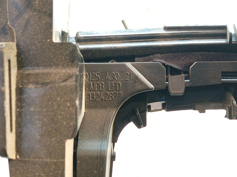 Recambio de apoyabrazos central para opel insignia berlina cosmo referencia OEM IAM   