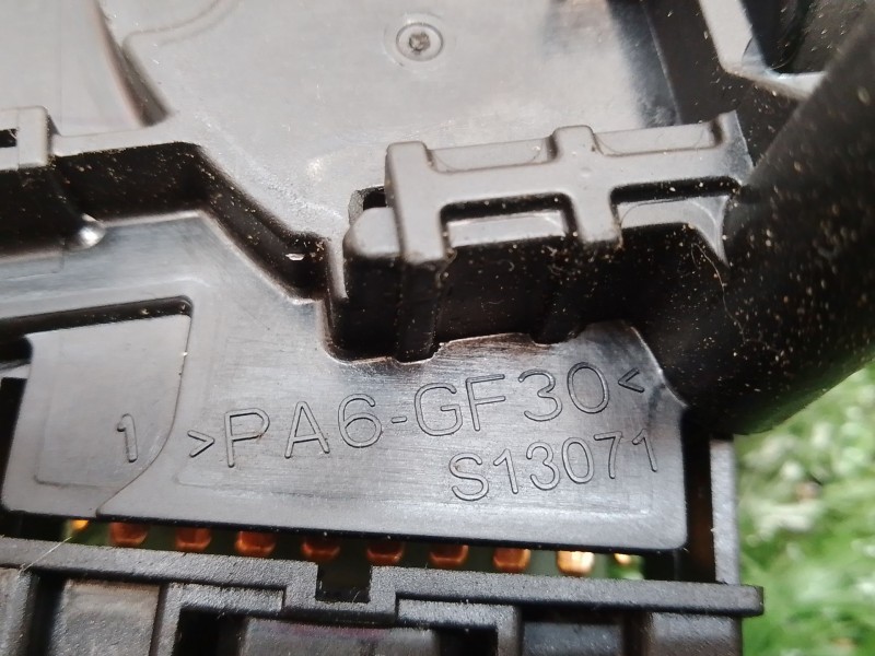 Recambio de mando limpia para kia cerato 2.0 turbodiesel cat referencia OEM IAM PA6GF30 PA6GF30 S13071