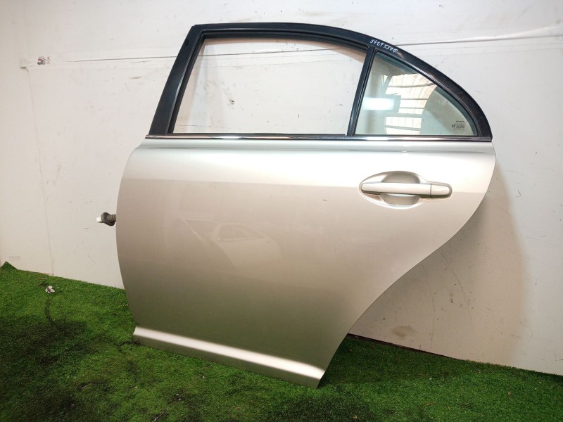 Recambio de puerta trasera izquierda para toyota avensis (_t25_) 2.2 d-4d (adt251_) referencia OEM IAM   