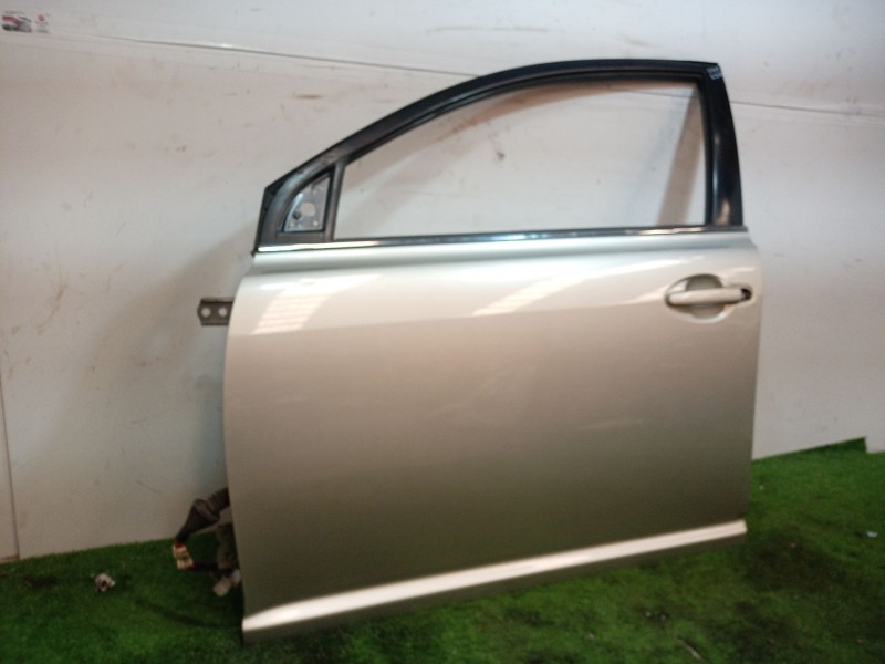 Recambio de puerta delantera izquierda para toyota avensis (_t25_) 2.2 d-4d (adt251_) referencia OEM IAM   