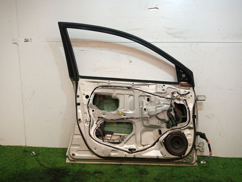 Recambio de puerta delantera izquierda para toyota avensis (_t25_) 2.2 d-4d (adt251_) referencia OEM IAM   