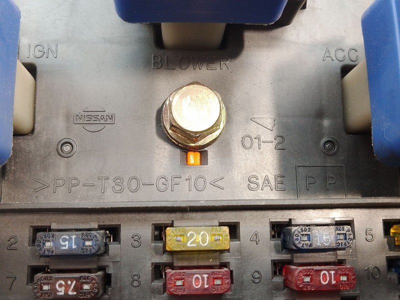 Recambio de caja reles / fusibles para nissan almera i (n15) 1.6 referencia OEM IAM PPT30GF10 PPT30GF10 PBTGF10