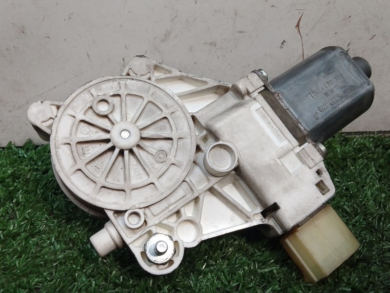 Recambio de motor elevalunas delantero derecho para bmw 1 (e87) 116 i referencia OEM IAM 6927030 996621101 0130822225