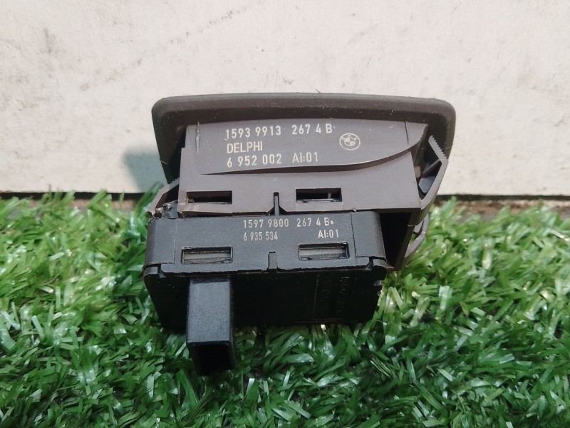 Recambio de mando elevalunas trasero derecho para bmw 1 (e87) 116 i referencia OEM IAM 6952002A101 6952002A101 159399132674B