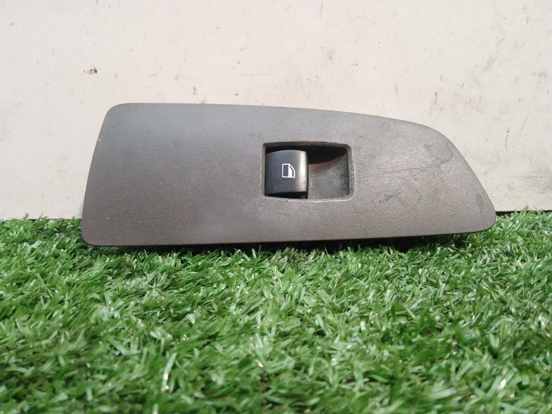 Recambio de mando elevalunas delantero derecho para bmw 1 (e87) 116 i referencia OEM IAM 159798002684B 159798002684B 6935534AI01