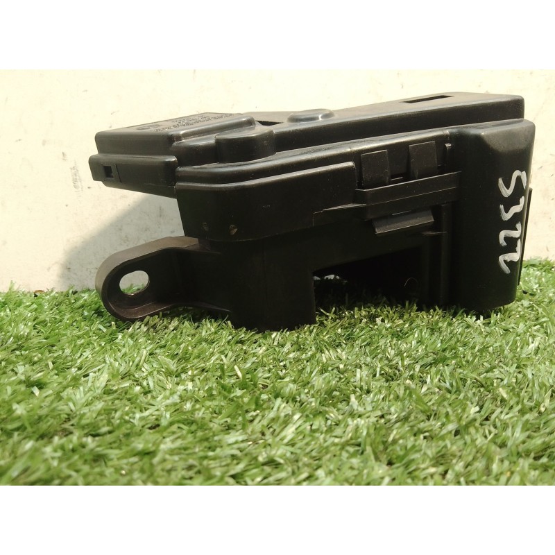 Recambio de caja reles / fusibles para bmw serie 7 (e65/e66) 6.0 cat referencia OEM IAM 61138387573  10688710