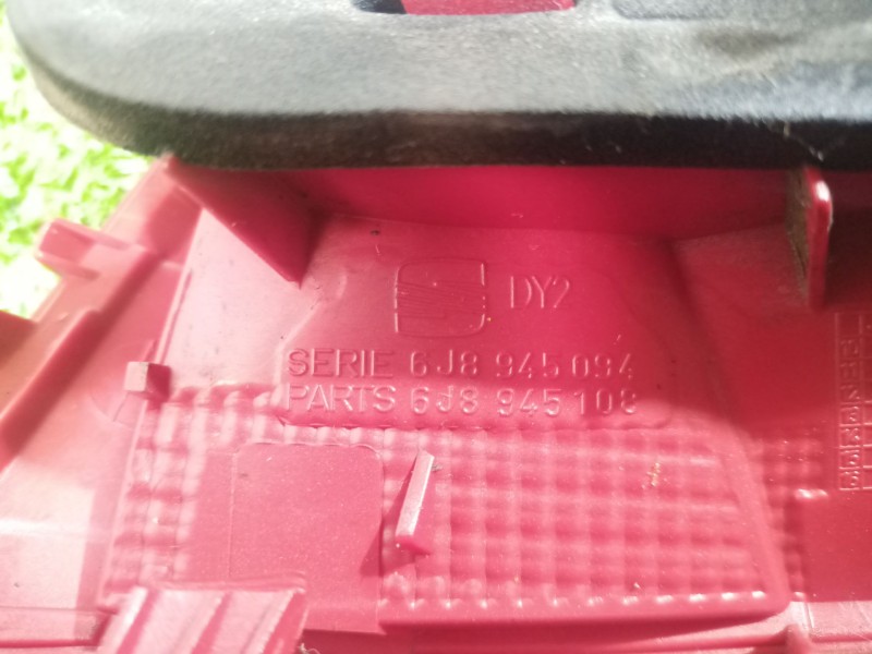 Recambio de piloto trasero derecho interior para seat ibiza st (6j8) style referencia OEM IAM 6J8945094 6J8945094 6J8945108