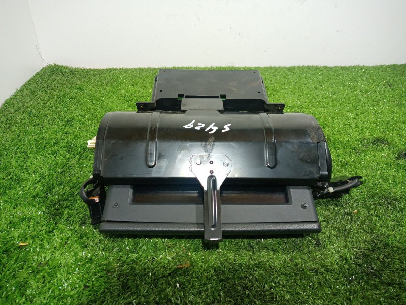 Recambio de pantalla multifuncion para toyota avensis (_t25_) 2.2 d-4d (adt251_) referencia OEM IAM   