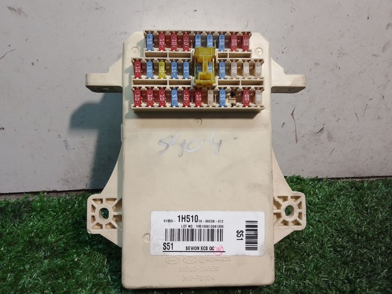 Recambio de caja reles / fusibles para kia cee´d referencia OEM IAM 1H510 1006C08012 1H5100612081399