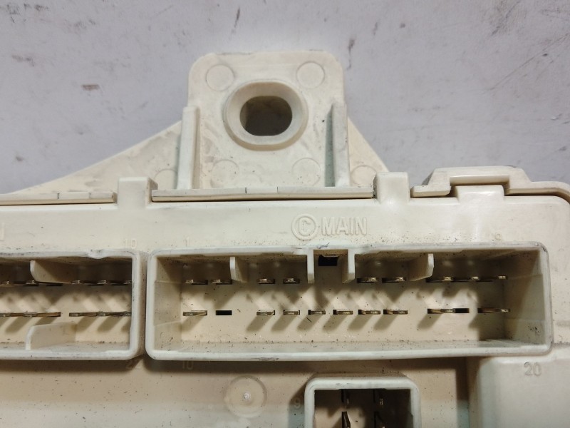 Recambio de caja reles / fusibles para kia cee´d referencia OEM IAM 1H510 1006C08012 1H5100612081399