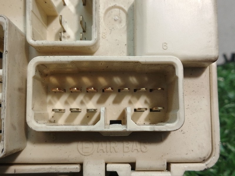 Recambio de caja reles / fusibles para kia cee´d referencia OEM IAM 1H510 1006C08012 1H5100612081399