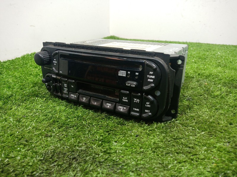 Recambio de sistema audio / radio cd para chrysler voyager (rg) referencia OEM IAM P05091601AE MU9CY24G P05091601