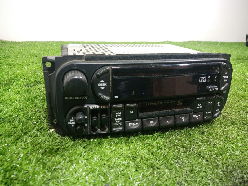 Recambio de sistema audio / radio cd para chrysler voyager (rg) referencia OEM IAM P05091601AE MU9CY24G P05091601