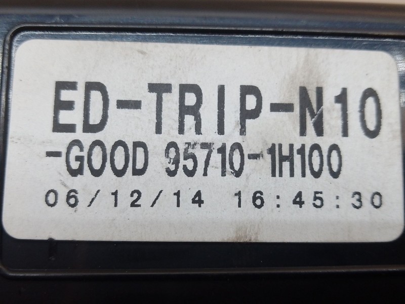 Recambio de pantalla multifuncion para kia cee´d referencia OEM IAM EDTRIPN10 EDTRIPN10 957101H100