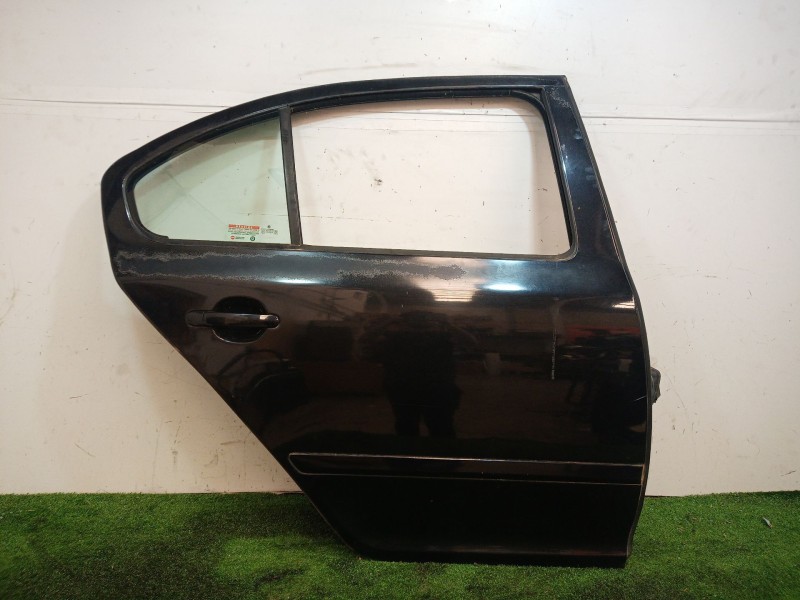 Recambio de puerta trasera derecha para skoda octavia ii (1z3) 1.6 tdi referencia OEM IAM   