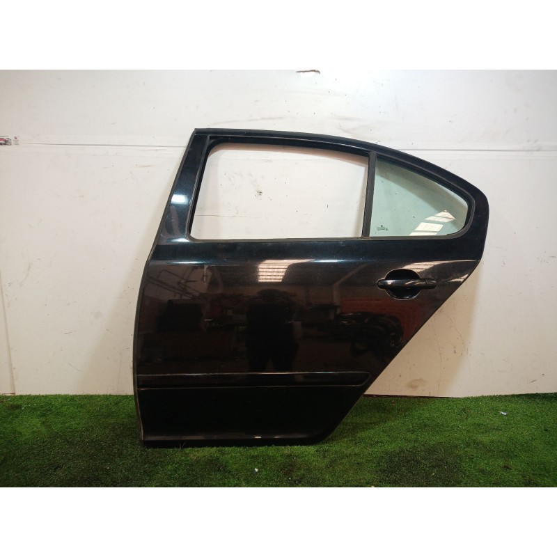 Recambio de puerta delantera izquierda para skoda octavia ii (1z3) 1.6 tdi referencia OEM IAM 1Z5833051 1Z5833051 1Z5833051