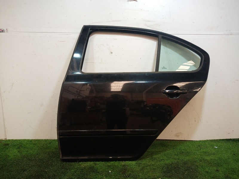 Recambio de puerta delantera izquierda para skoda octavia ii (1z3) 1.6 tdi referencia OEM IAM 1Z5833051 1Z5833051 1Z5833051