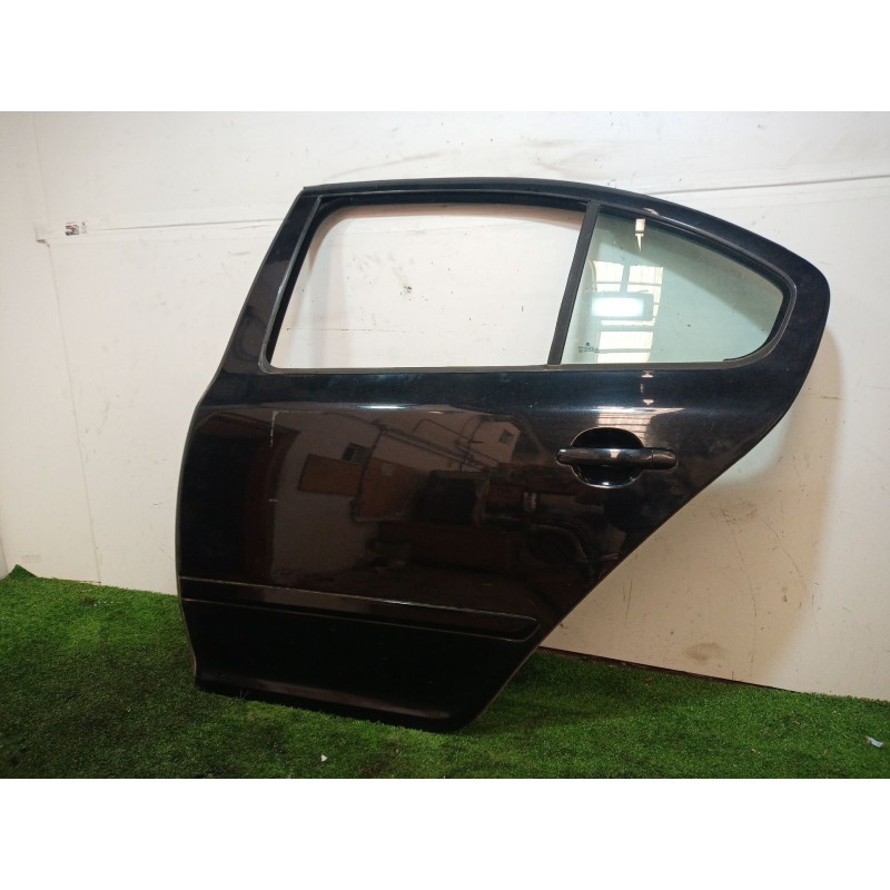 Recambio de puerta delantera izquierda para skoda octavia ii (1z3) 1.6 tdi referencia OEM IAM 1Z5833051 1Z5833051 1Z5833051