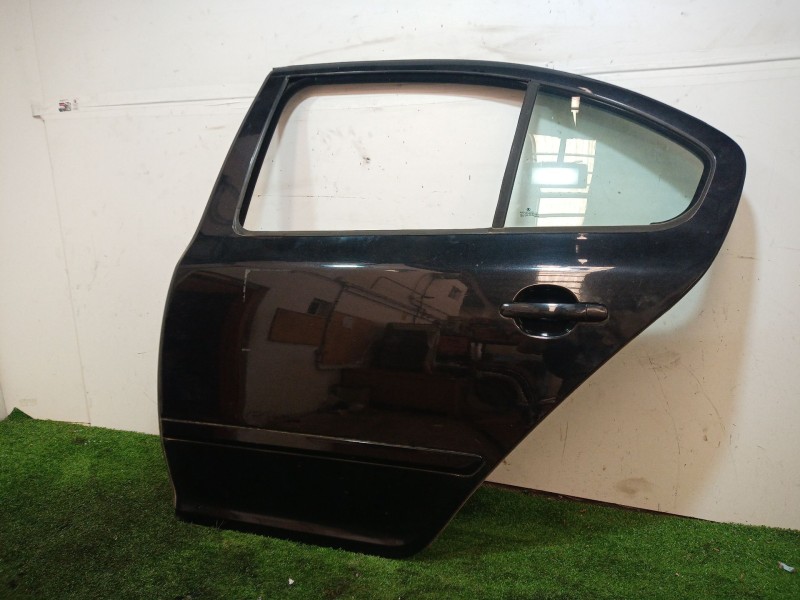 Recambio de puerta delantera izquierda para skoda octavia ii (1z3) 1.6 tdi referencia OEM IAM 1Z5833051 1Z5833051 1Z5833051