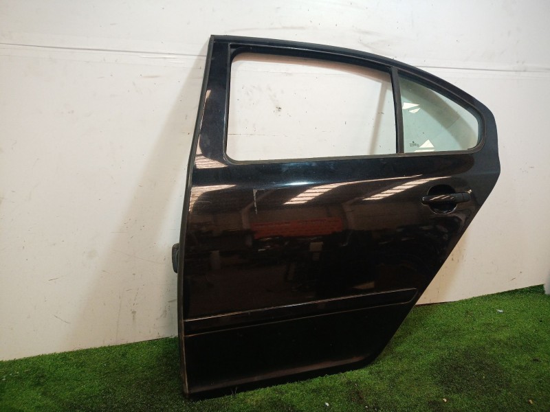 Recambio de puerta delantera izquierda para skoda octavia ii (1z3) 1.6 tdi referencia OEM IAM 1Z5833051 1Z5833051 1Z5833051