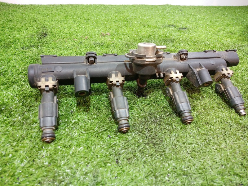 Recambio de rampa inyectora para seat arosa (6h1) referencia OEM IAM 030133319AA 0280151071 030133319