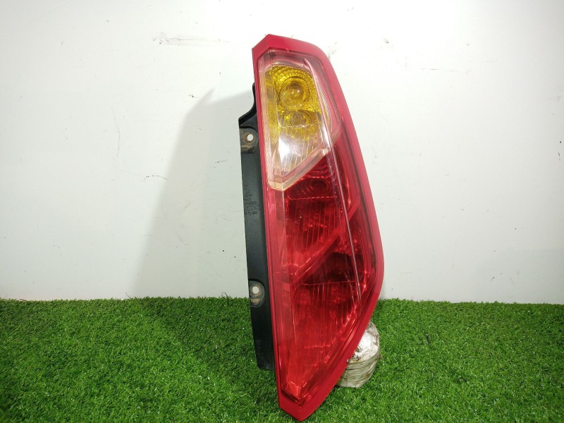 Recambio de piloto trasero derecho para fiat punto (199_) 1.3 d multijet referencia OEM IAM   