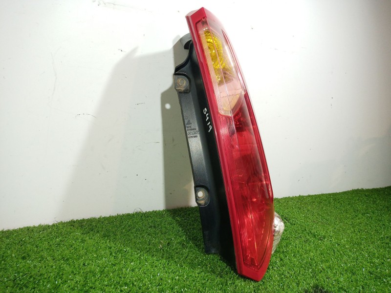 Recambio de piloto trasero derecho para fiat punto (199_) 1.3 d multijet referencia OEM IAM   