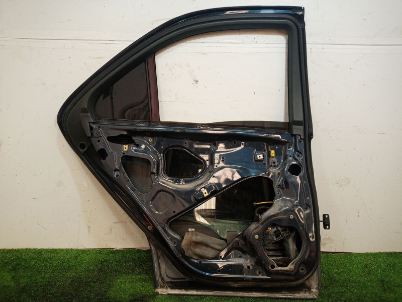 Recambio de puerta trasera izquierda para mercedes-benz clase s (w220) berlina 3.2 cdi cat referencia OEM IAM   