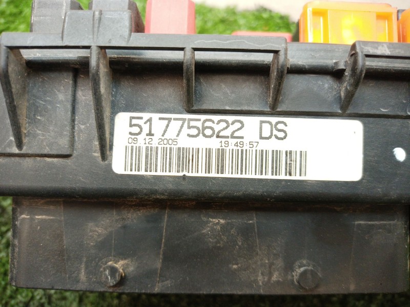 Recambio de caja reles / fusibles para fiat punto (199_) 1.3 d multijet referencia OEM IAM 51775622DS 51775622DS 51775622