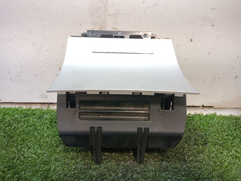 Recambio de cenicero para skoda octavia ii (1z3) 1.6 tdi referencia OEM IAM 1Z2863077A 8102688 1Z2857962B