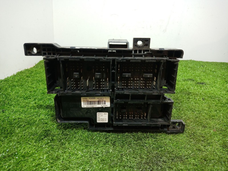 Recambio de caja reles / fusibles para kia carens (un) concept referencia OEM IAM 0025458701  