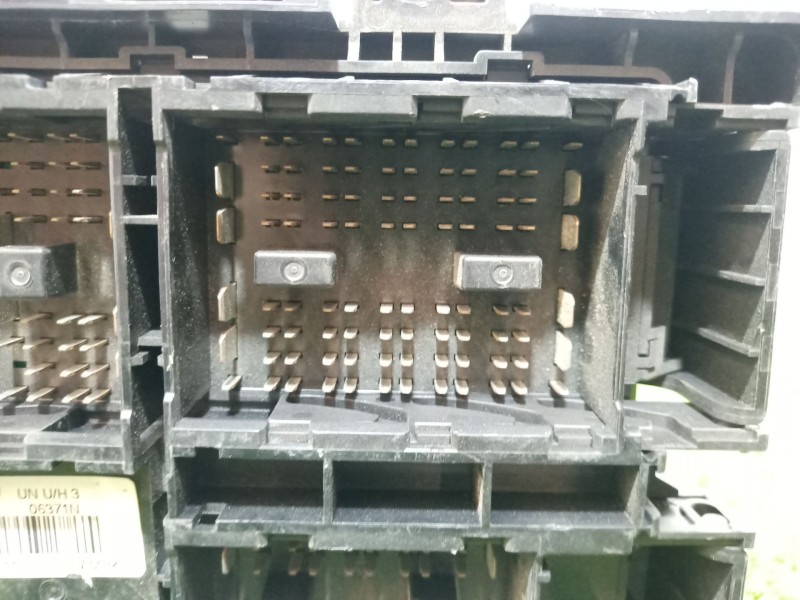 Recambio de caja reles / fusibles para kia carens (un) concept referencia OEM IAM 0025458701  