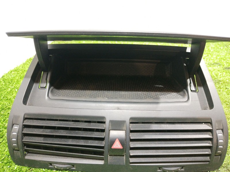 Recambio de rejilla aireadora para skoda octavia ii (1z3) 1.6 tdi referencia OEM IAM 1Z0820951 1Z0820951 1Z0820951