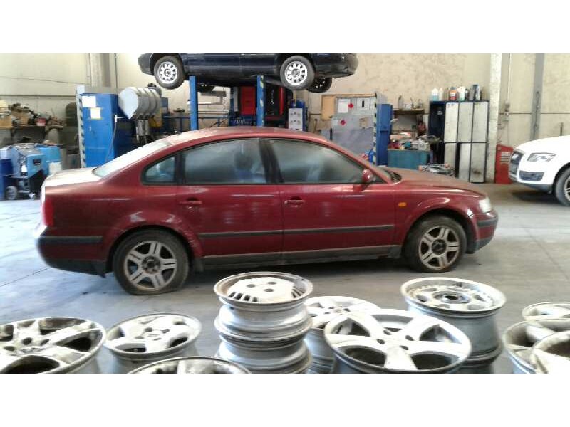 volkswagen passat berlina (3a2) del año 1993