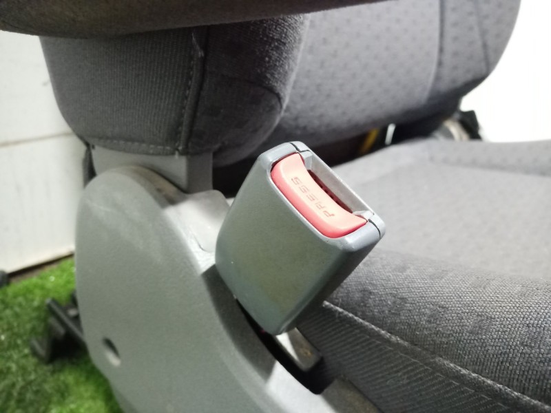 Recambio de asiento delantero izquierdo para kia carens referencia OEM IAM   